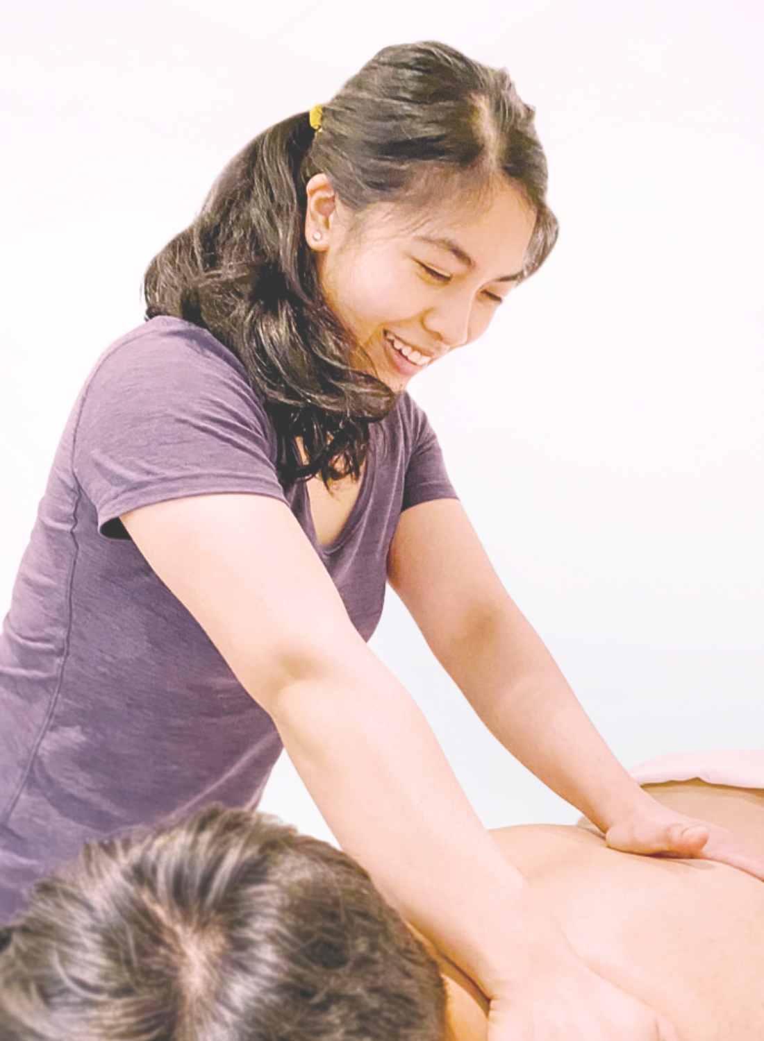 forge-health-maire-arnaldo-registered-massage-therapist-therapy-rmt-forge-burnaby-vancouver-prenatal-postpartum-maternal-massage-expecting-mother